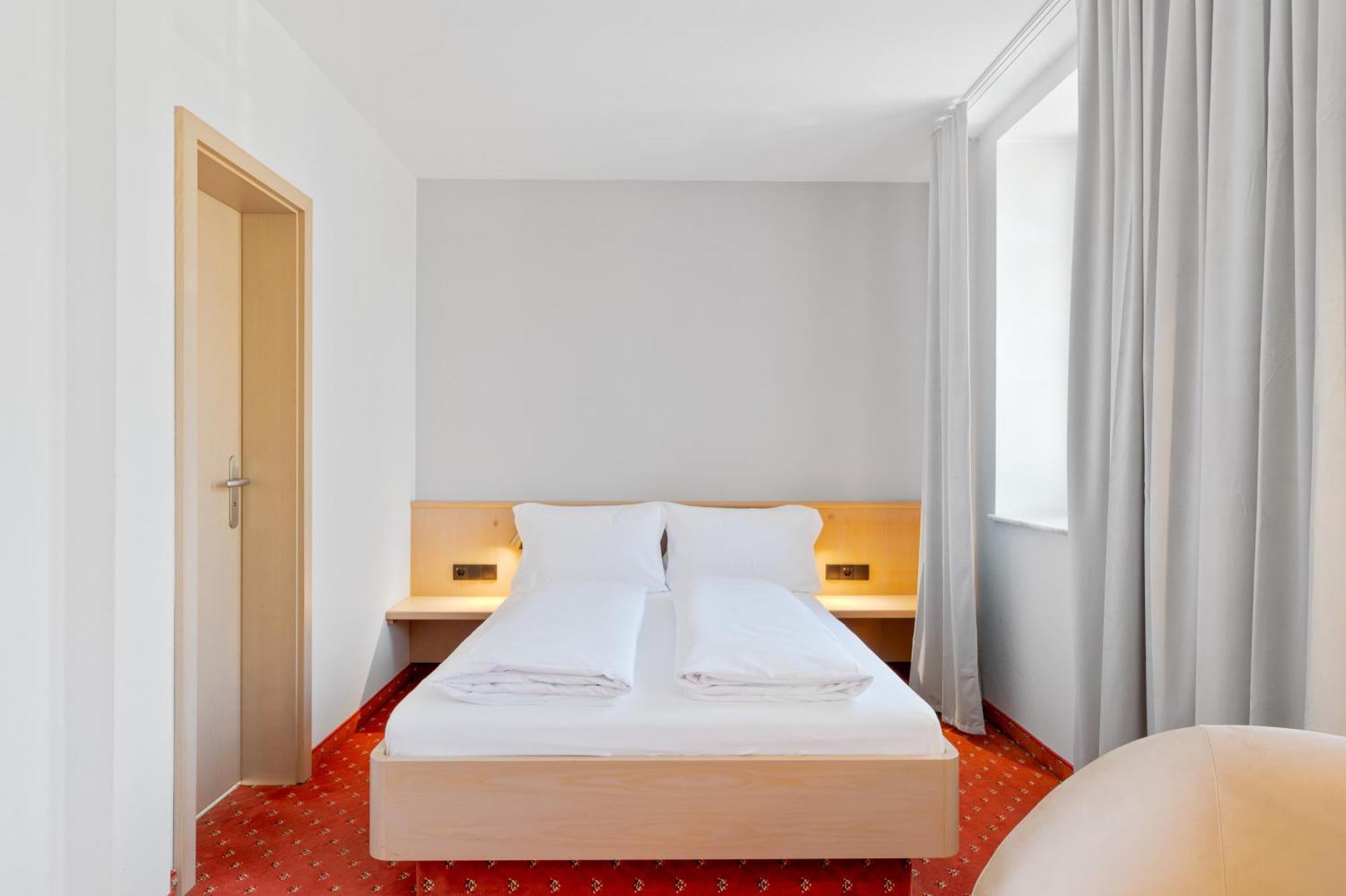 Steiners Hotel Airport-Messe สตุตการ์ต ภายนอก รูปภาพ