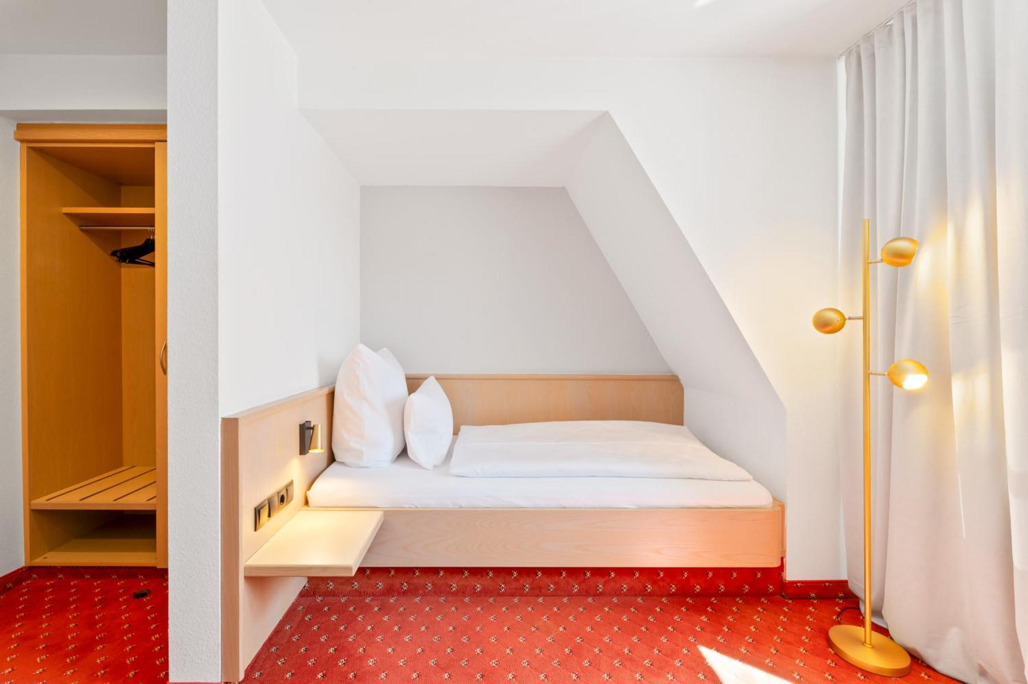 Steiners Hotel Airport-Messe สตุตการ์ต ภายนอก รูปภาพ